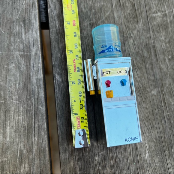 Vintage 1998 ACME Tiny Water Cooler Refrigerator Magnet - Picture 5 of 5